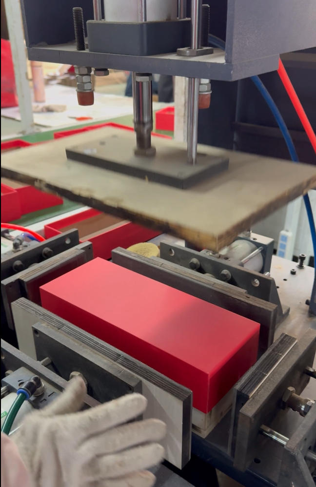 天地盖自动成型